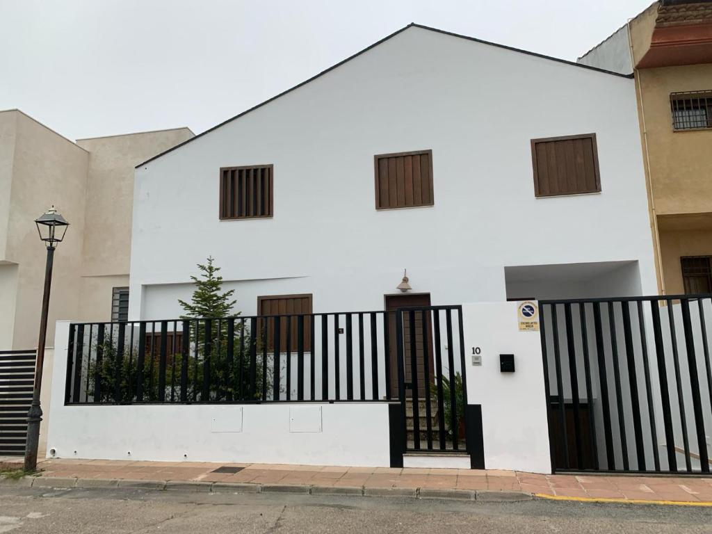 Donde habita el olvido photo 1