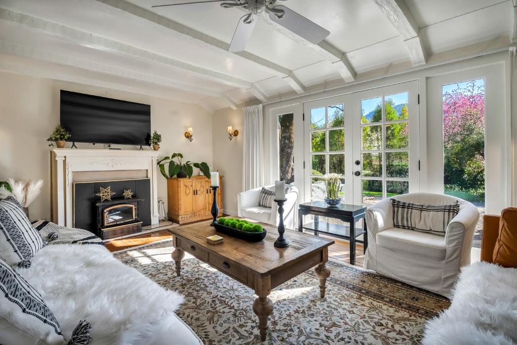 Glen Ellen Home with Lush Yard and Pool in Wine Country photo 3