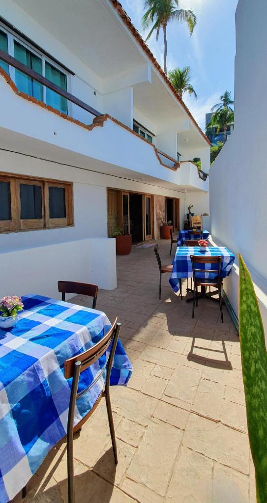 Hill House Mazatlan - Bed & Breakfast photo 3