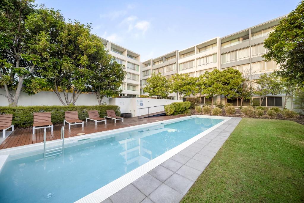 Oaks Nelson Bay Lure Suites photo 2