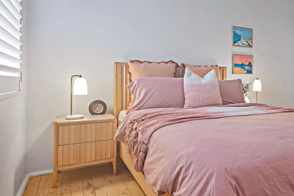 Coastal Corner - Contemporary Chic by the Beach photo 1