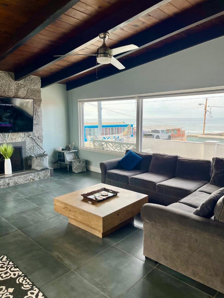 Rosarito Beach House Sleeps 14 & Steps to Sandy Beach Mins to Downtown photo 2