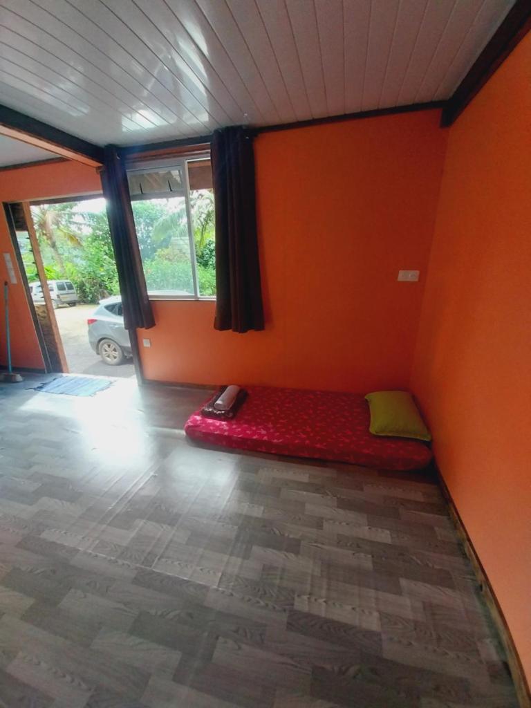 Papehau Room photo 1