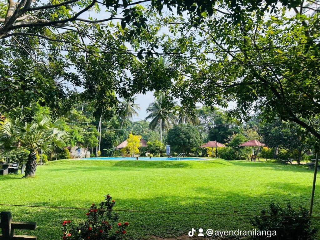 Crown Holiday Village near Marawila photo 2