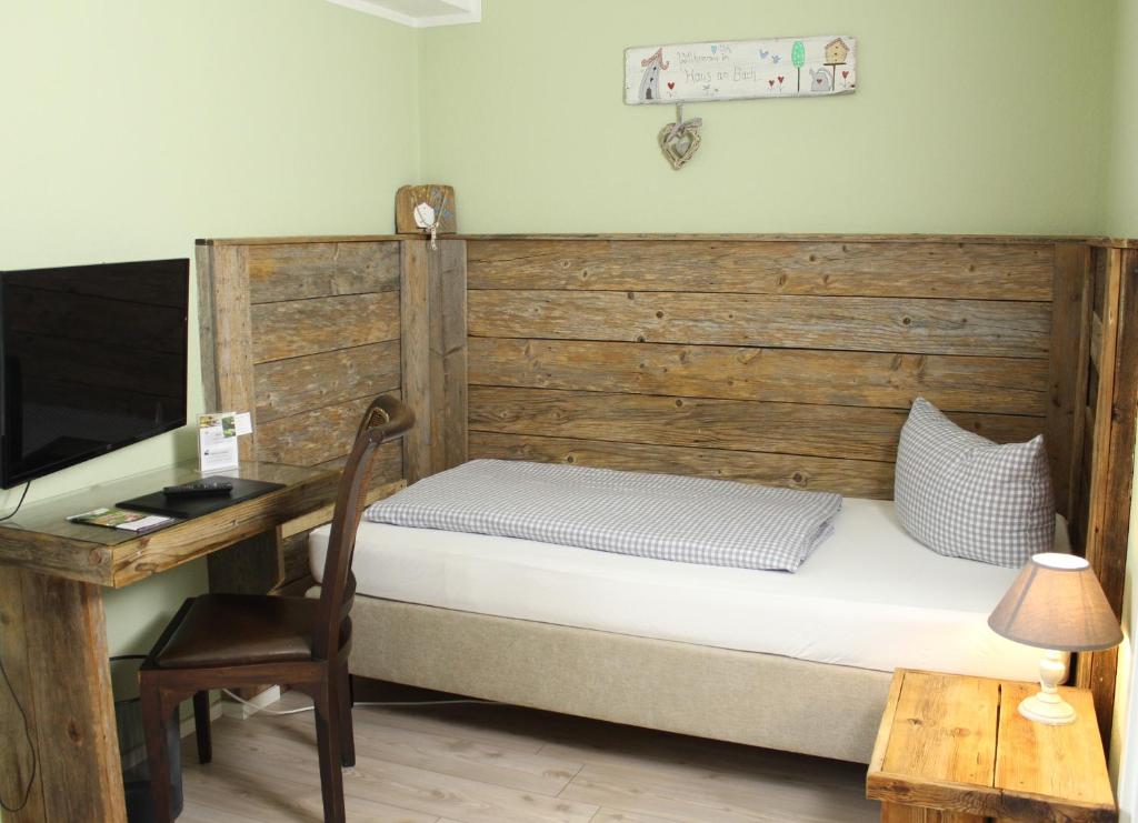 ARRIVEL Pension Haus am Bach - Tap to explore photos
