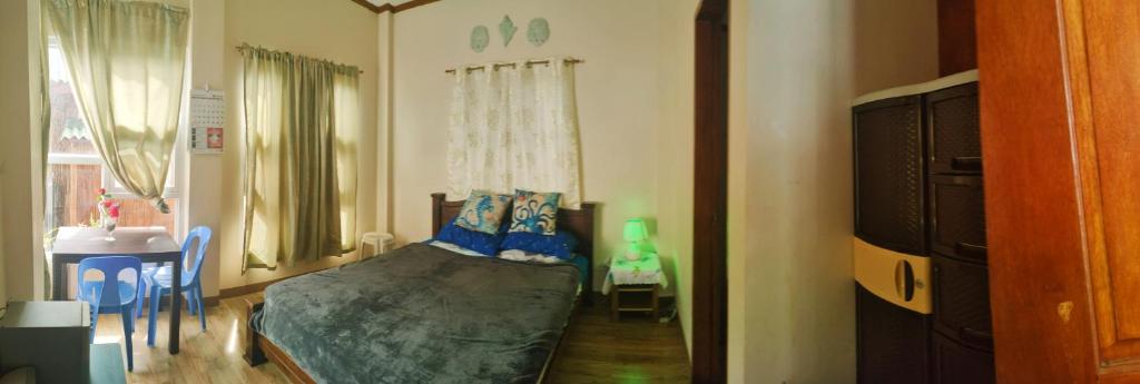 Puerto Galera Transient Guest Room photo 2
