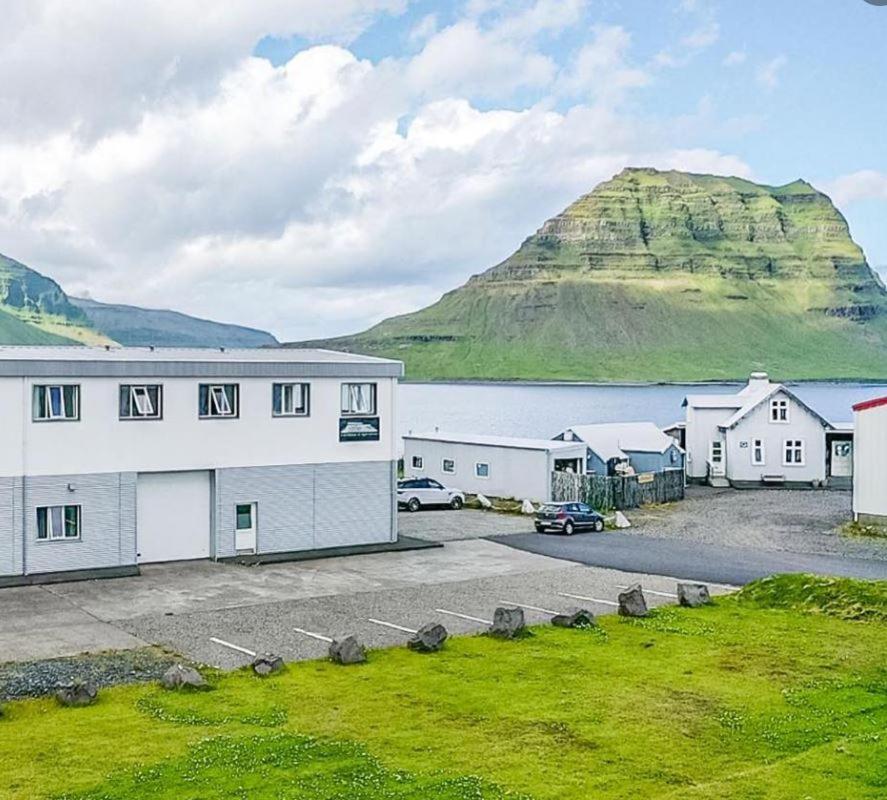 Stöð Guesthouse and apartments photo 1