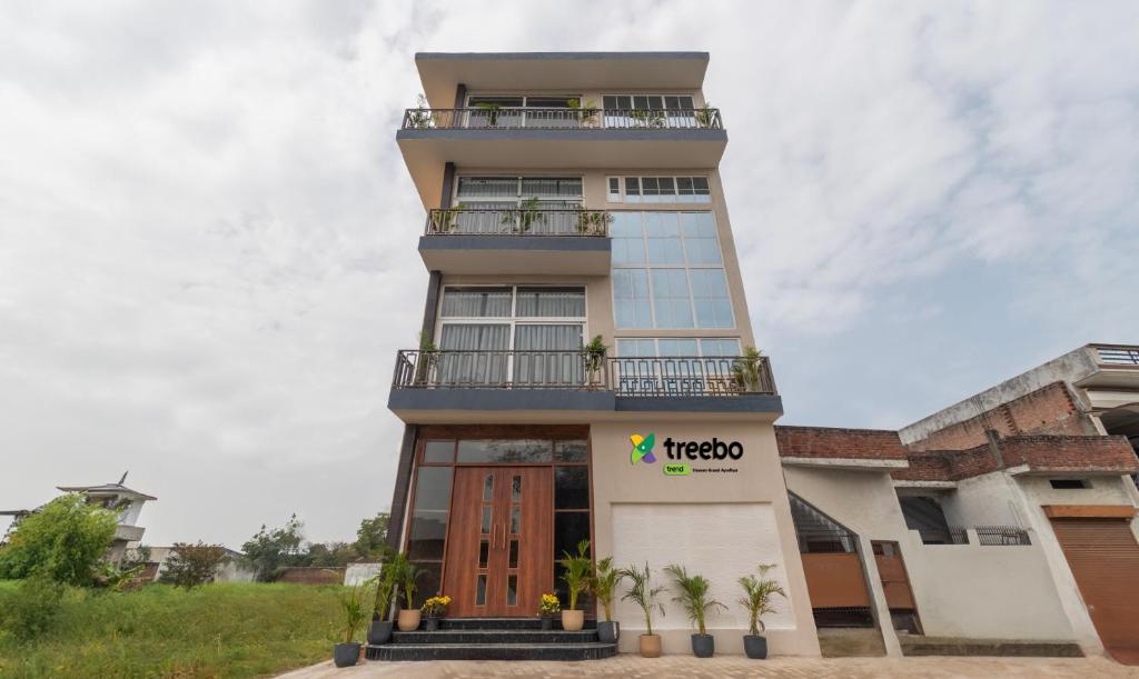 Treebo Trend Heaven Grand Ayodhya photo 1