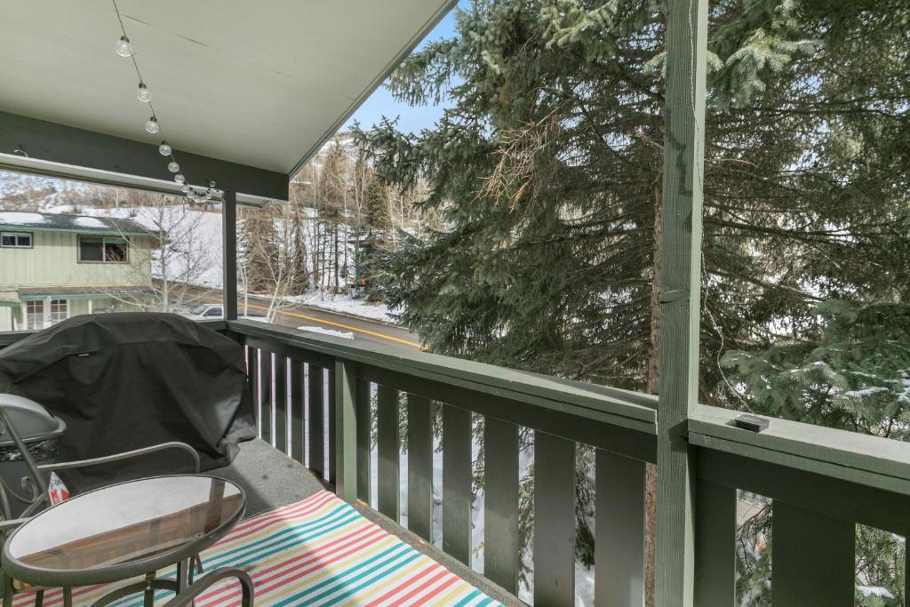 925 Red Sandstone condo photo 3