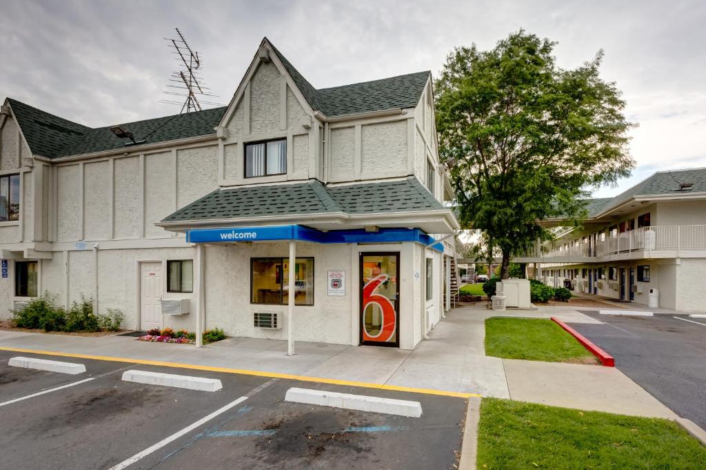 Motel 6-Wheat Ridge, CO - West - Denver North photo 3