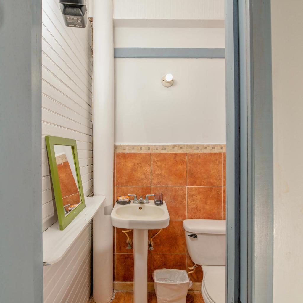 Comfy & Cozy Studio near Beaches & Restaurants photo 3