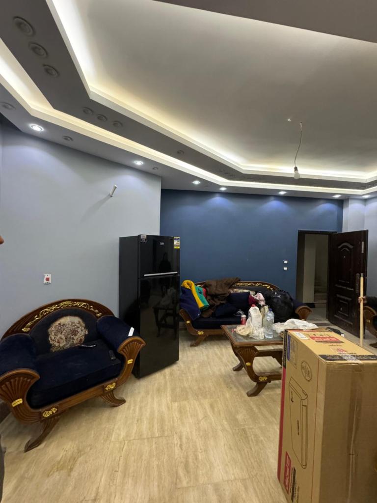 بالقرب من مدينتي شقه مميزه جديده ثلاث غرف وحمامين photo 2