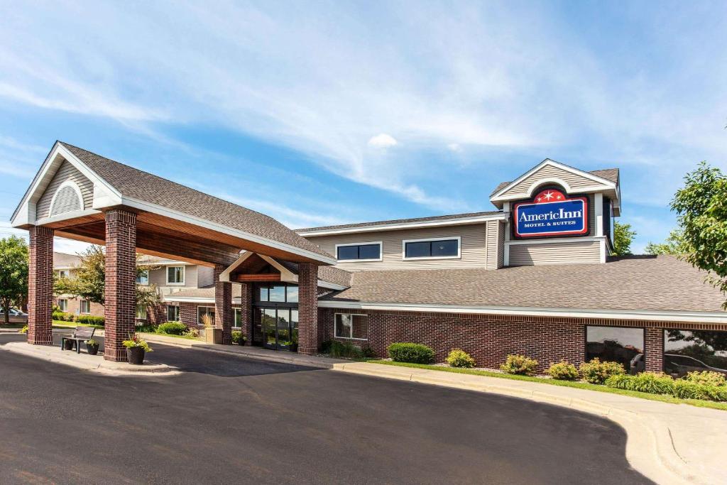 AmericInn by Wyndham Stillwater photo 1