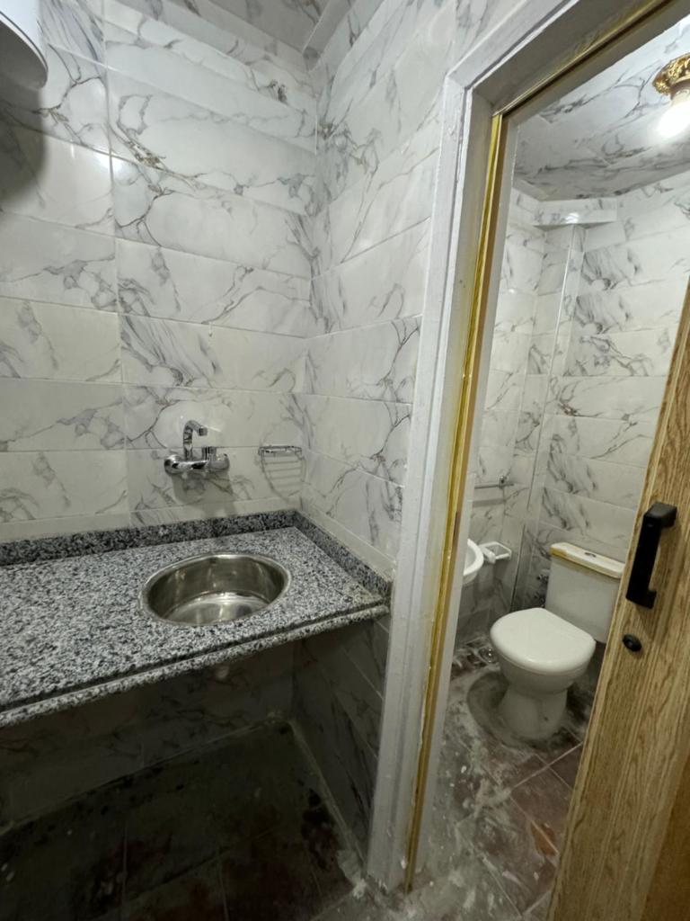 شقه غرفتين جديده وعفش جديد وفرش جديد photo 2