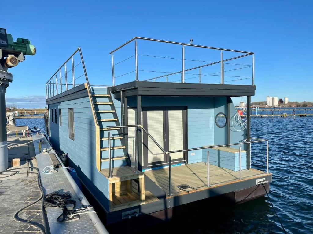 LILLEMOR-Stern-Hausboot