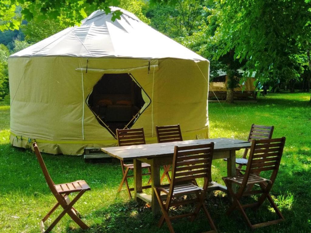 Yourte - Camping des trois rivières photo 1