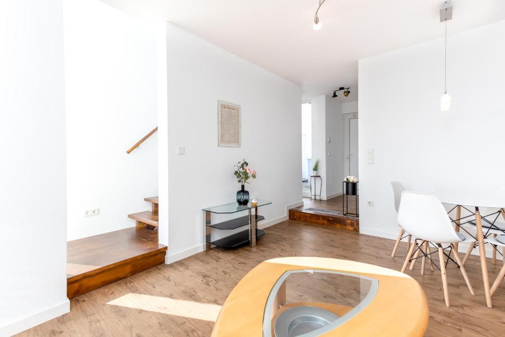 Schicke zentrale Maisonette-Wohnung mit City-View photo 4