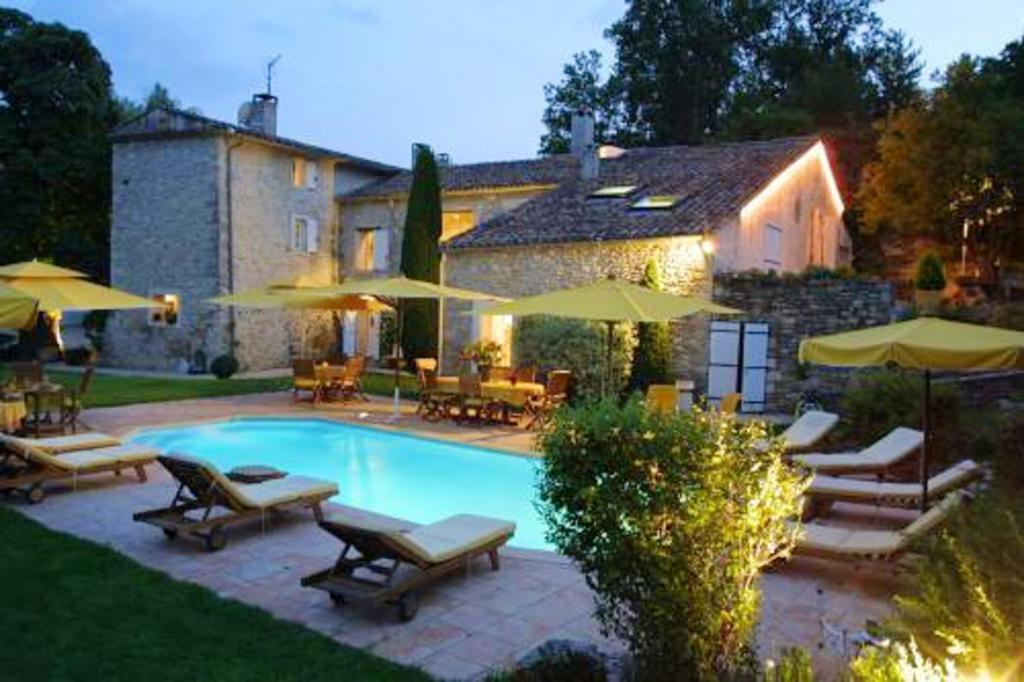 Studio avec piscine partagee jardin clos et wifi a Forcalquier