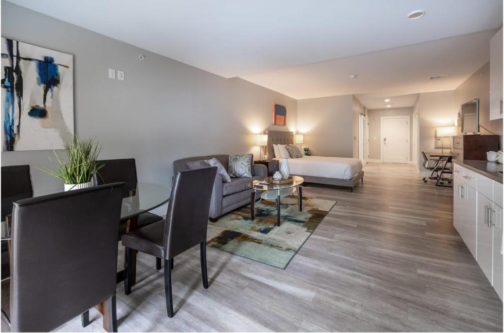 Luxury Apartment with Private Blacony