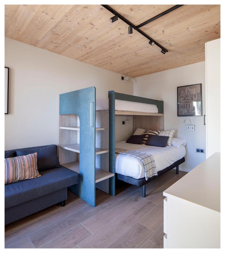 EAGLE'S NEST photo 2