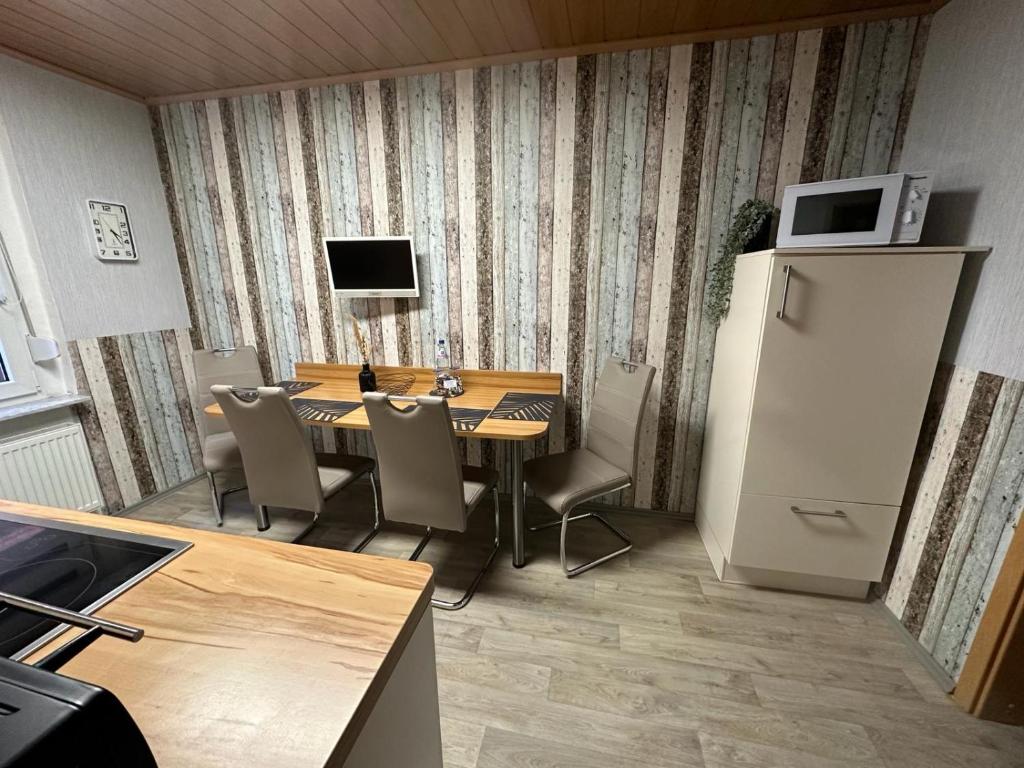 Christels Ferienwohnung 2 in Thale mit überdachter Terrasse, Küche mit TV & Geschirrspüler photo 4