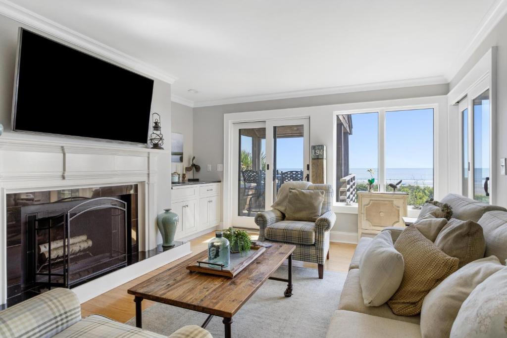 4303 Windswept Oceanfront Villa photo 3