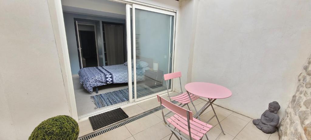 Appartement 2 CHAMBRES meuble a saix 48 m2 avec COUR
