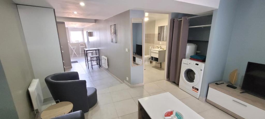 Appartement 2 CHAMBRES meuble a saix 48 m2 avec COUR photo 1