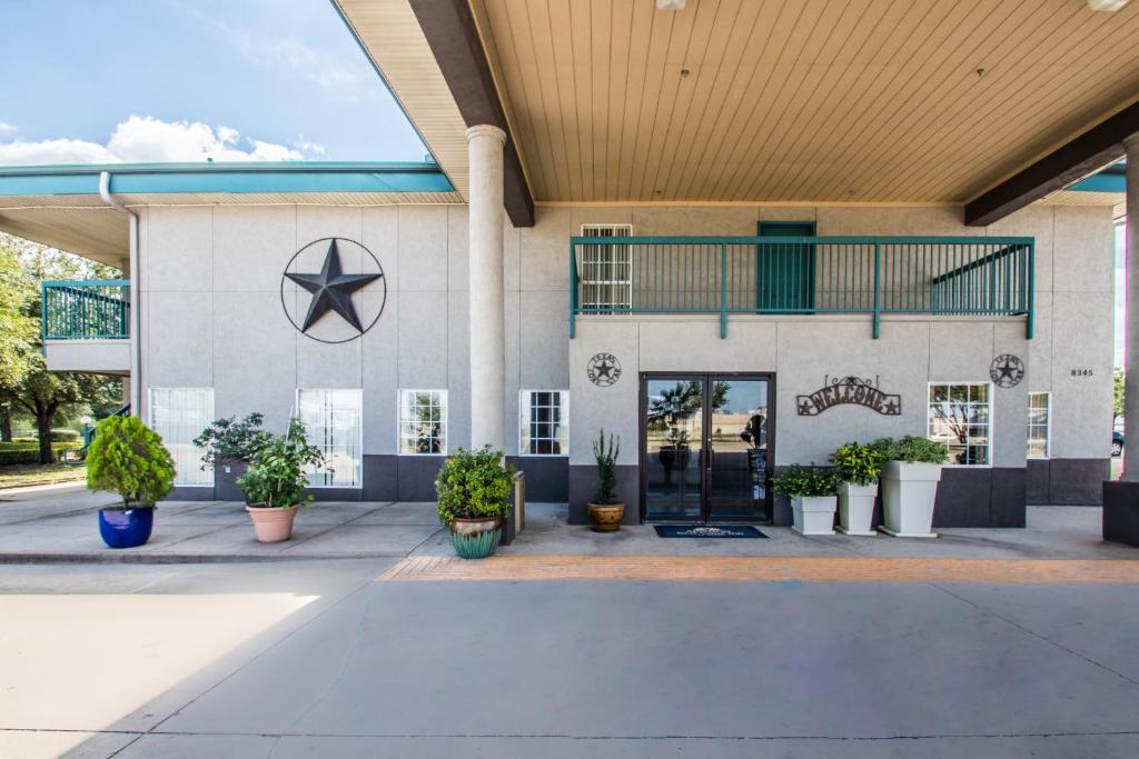 Americas Best Value Inn Fort Worth photo 3
