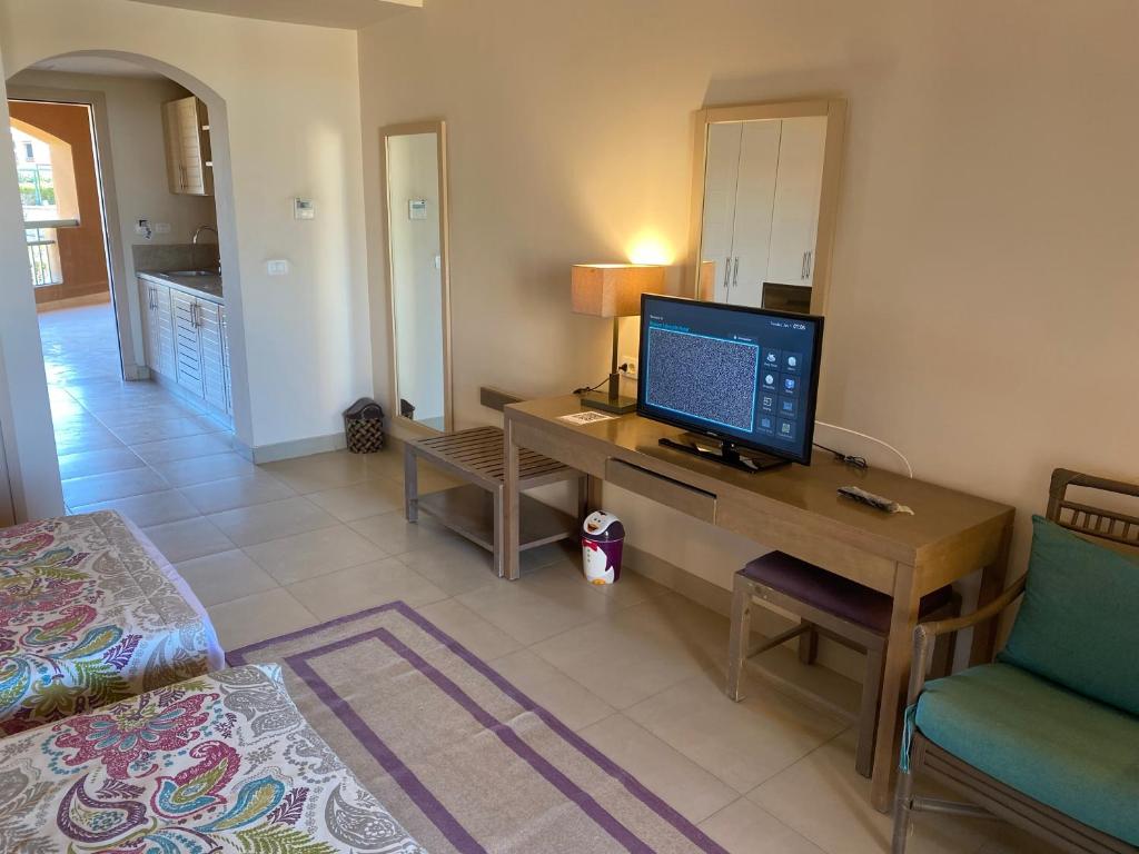 Byoum lake side hotel room, Tunis village, fayoum photo 3