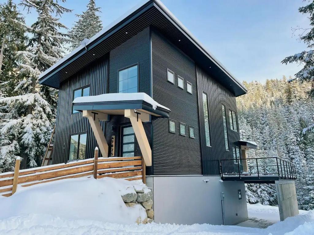 Black Diamond Cabin - Sasquatch Mountain Resort photo 2