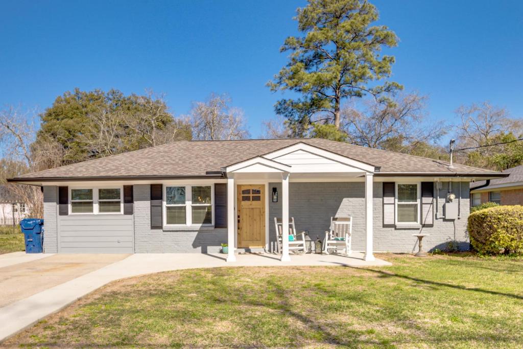 Pet-Friendly Tomball Cottage Steps to Downtown! photo 1