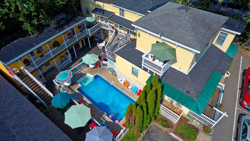 Beach Motel & Suites image