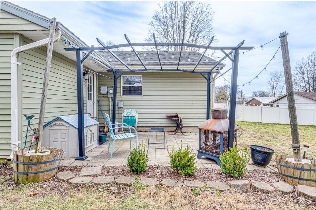Work-Friendly Attica Vacation Rental with Patio! photo 2