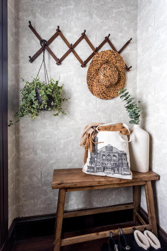 Bespoke 1920's Charm, Walk 2 Warren, & Hot Tub - The Spring House photo 4