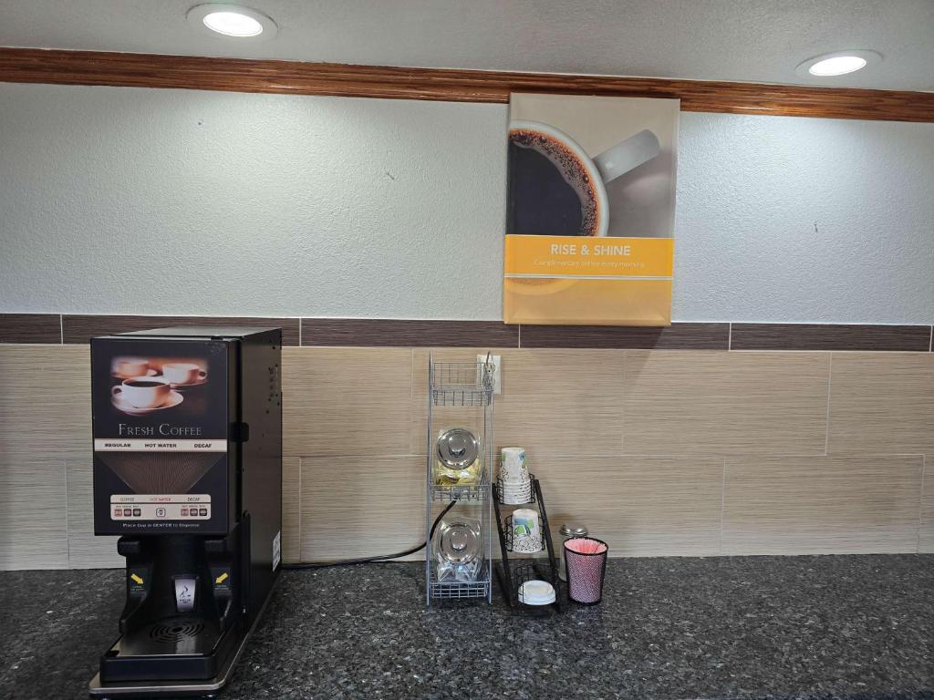 Motel 6 Oklahoma City OK Frontier City photo 2