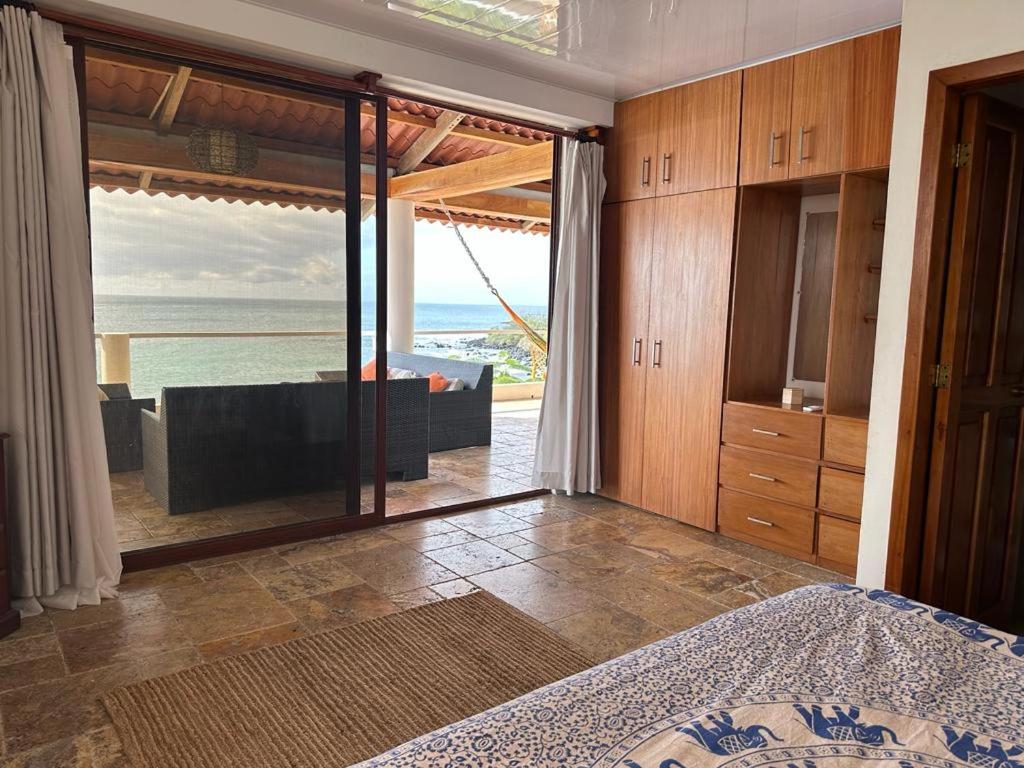 VILLA FLOREANA photo 4