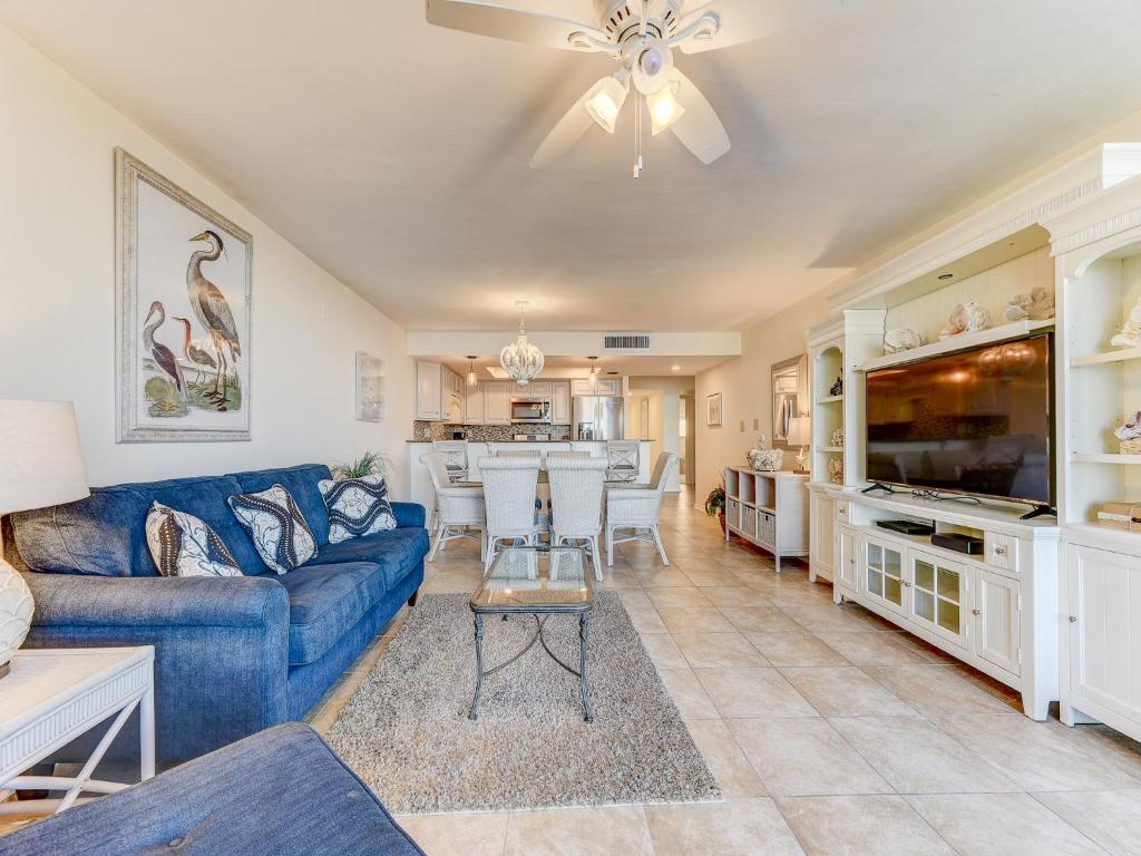 Sand Dollar II 207, 3 Bedrooms, Sleeps 6, Beach Front Pool, WiFi photo 1