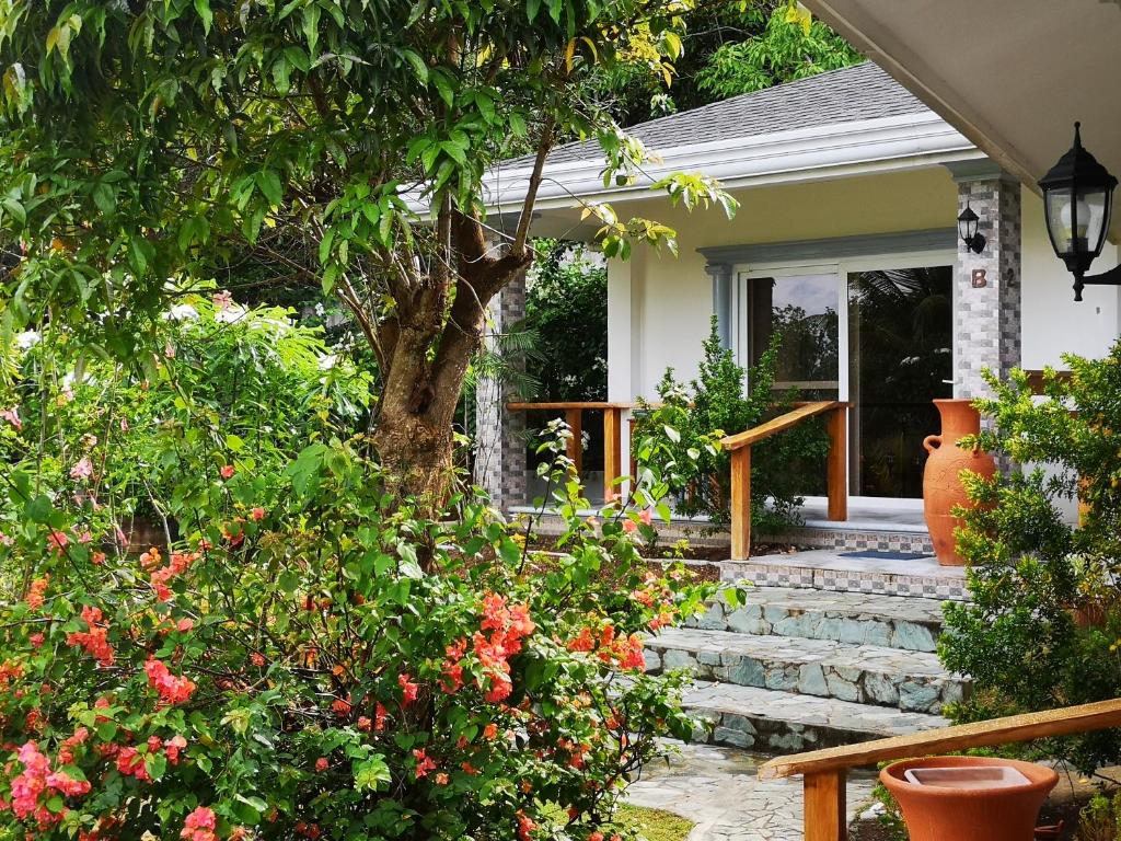 Garden Bungalows Resort photo 4