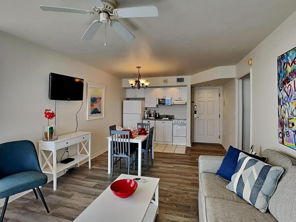 Lovers Key Resort 702