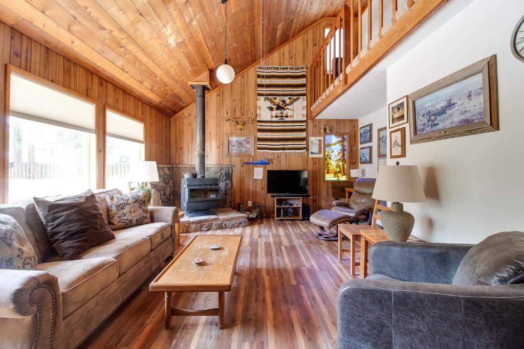 Peters Cabin image