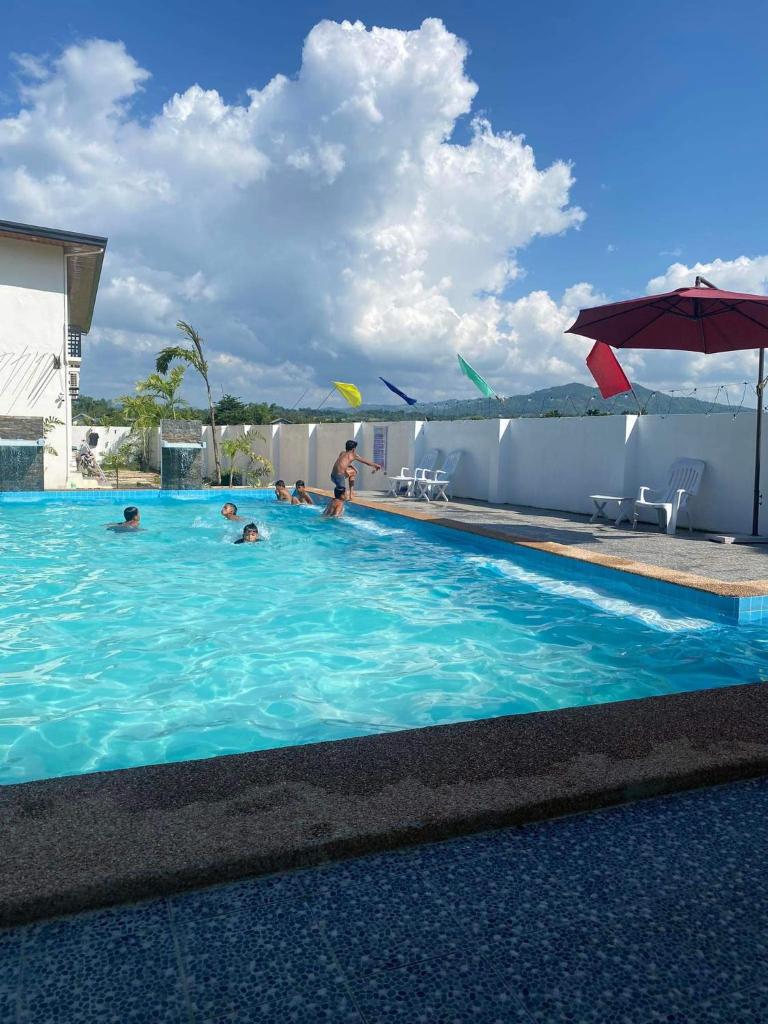 Kristinas Aparthotel Kabankalan photo 4