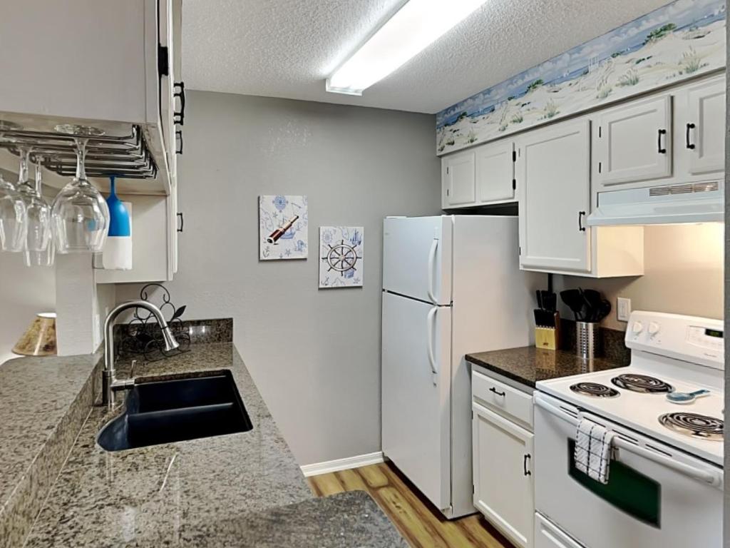 Sandpiper Shores photo 2