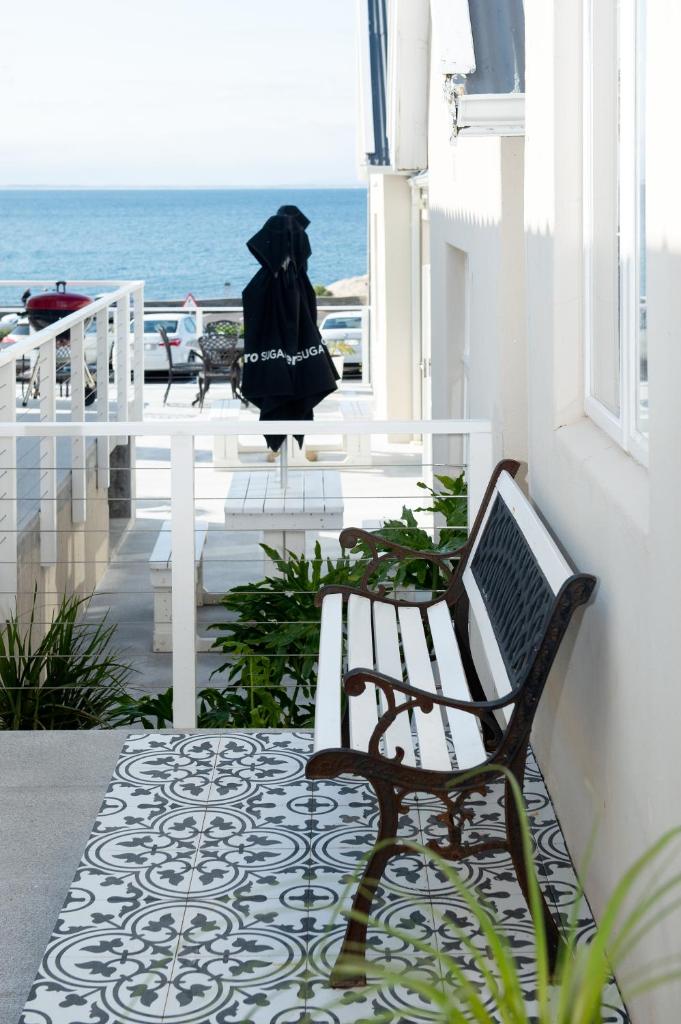 Boulders Beach Hotel, Cafe and Curio shop photo 4