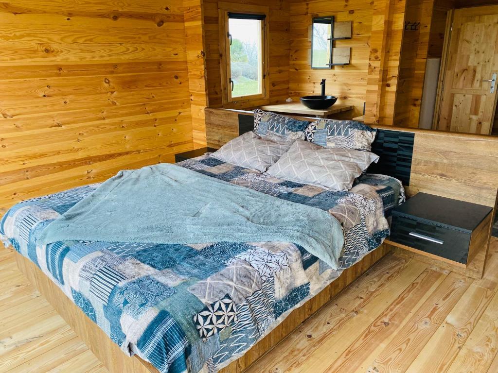 CHALET EN BOIS PRIVATIF ST POURCAIN SUR SIOULE photo 3