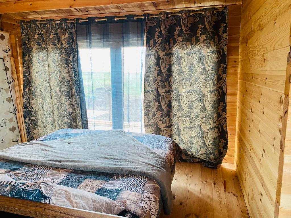 CHALET EN BOIS PRIVATIF ST POURCAIN SUR SIOULE photo 2