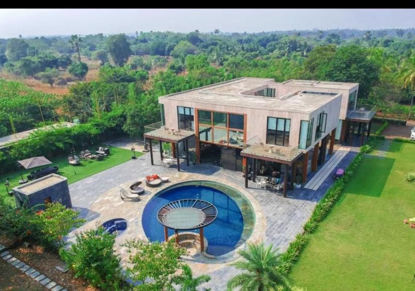 Redhomex The Sanctuary Mansion 6BHK
