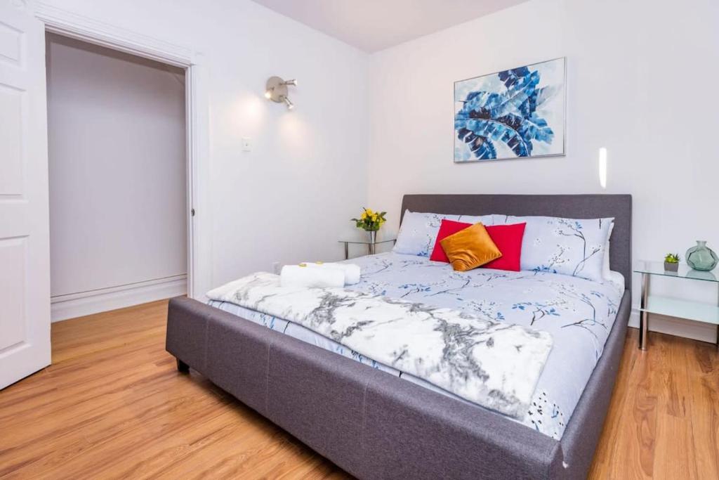 Pet-friendly Apartment - Steps to University photo 3
