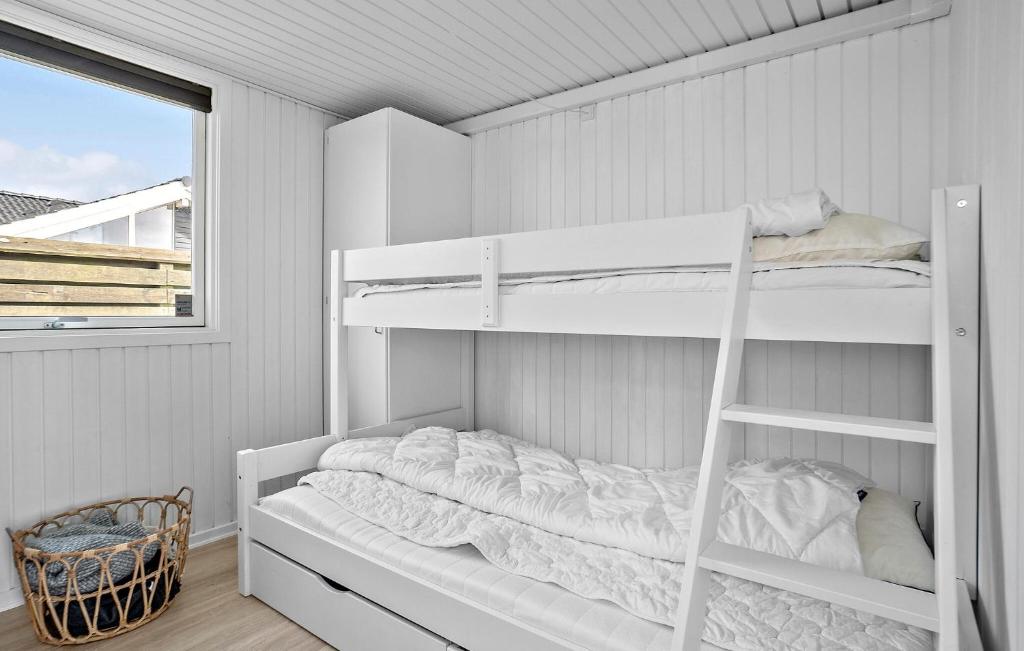 2 Bedroom Lovely Home In Fredericia photo 1