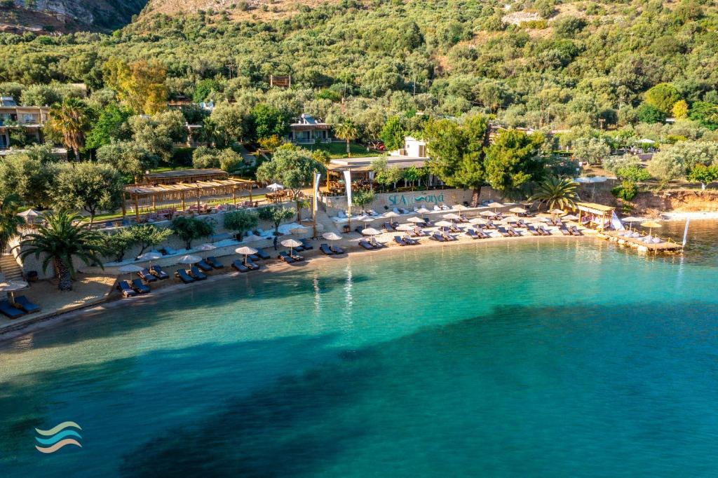 Plataria Seaside Resort photo 2